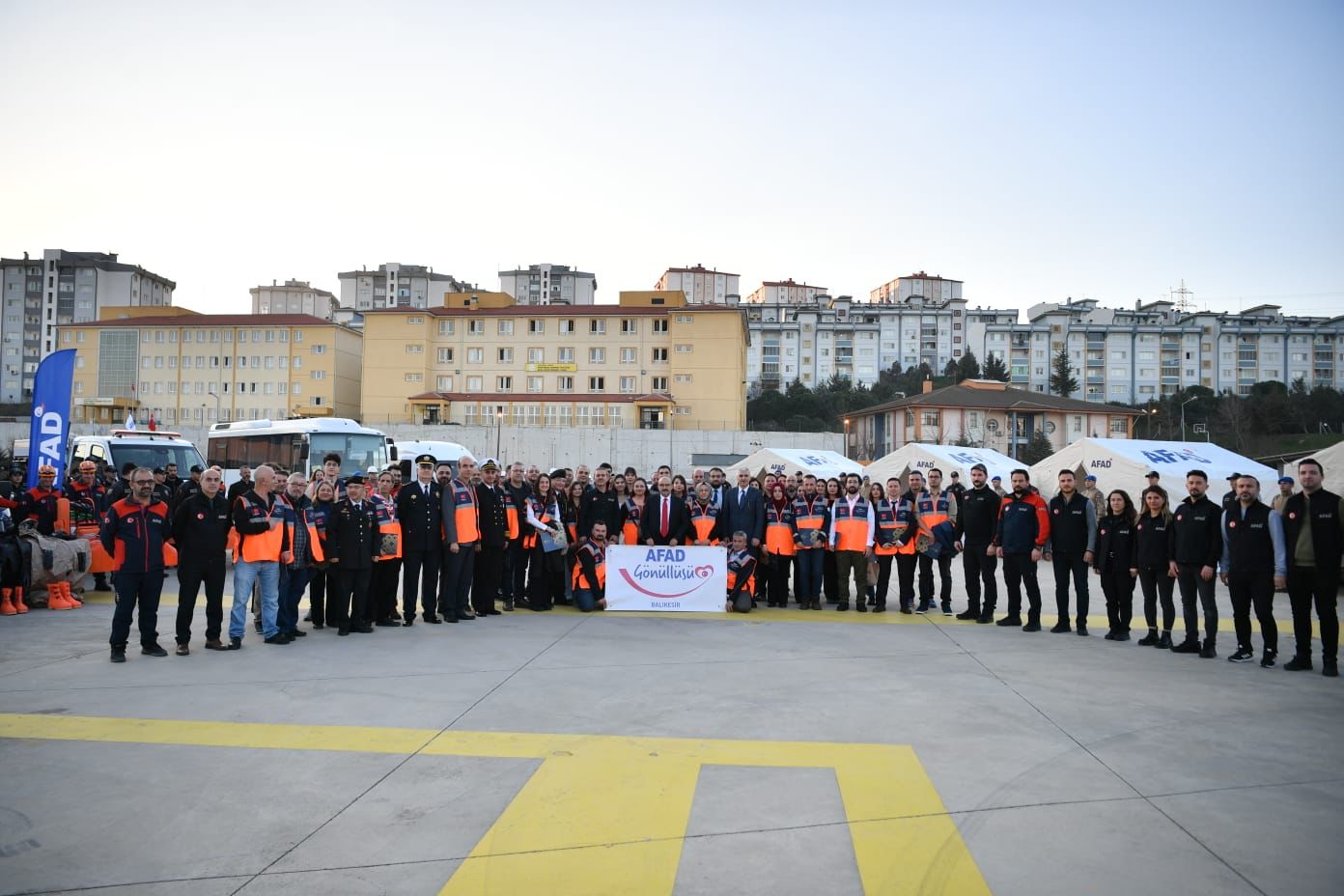 Asrın Felaketinin Yıldönümünde AFAD Gönüllülerine Teşekkür Belgesi Verildi